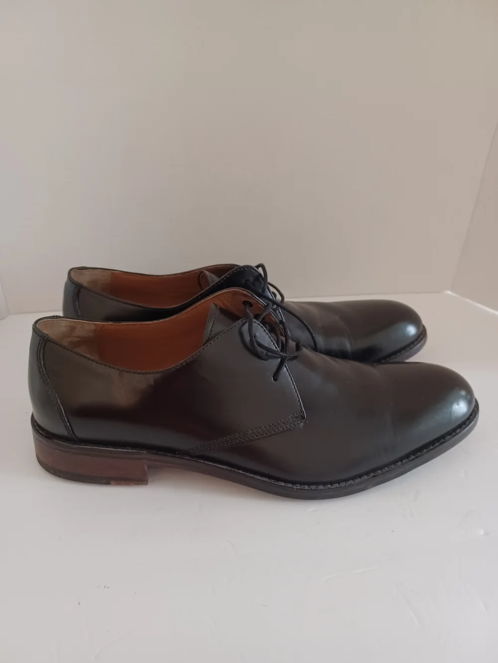Johnston & Murphy Black Leather Lace-Up Derby Shoes